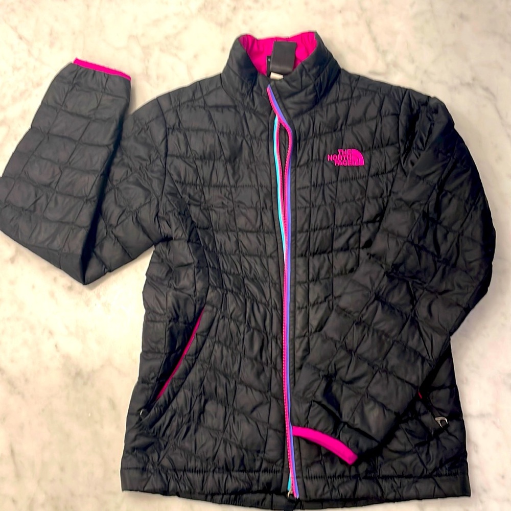 Girls North Face light weight quilted jacket.